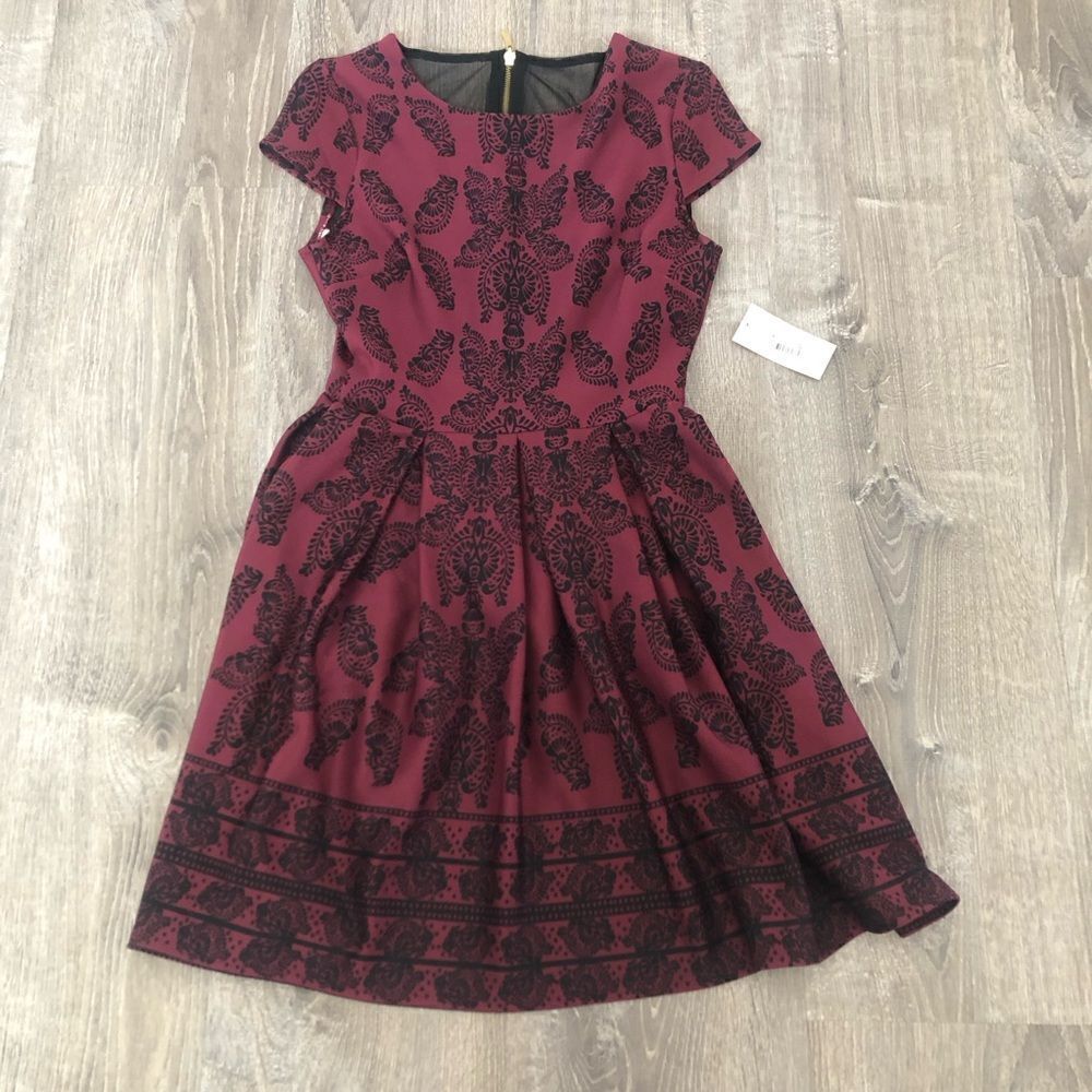 NWT‎ B. Darlin Maroon Womens Sleeveless Floral Fern Leaf Dress Size 7/8